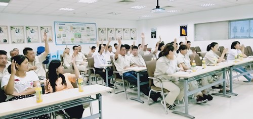威廉希尔新材四屆九次職工代表大會順利召開(圖4)